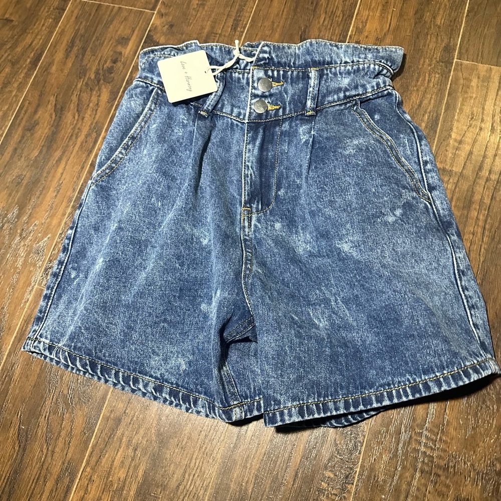 NWT Love + Harmony high waisted jean shorts. Size medium